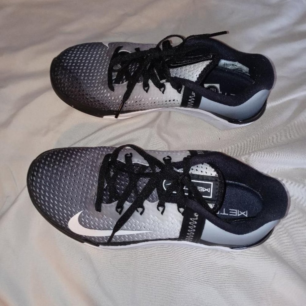 Womens NIke Metcon 6 Training Shoe, size 6.5